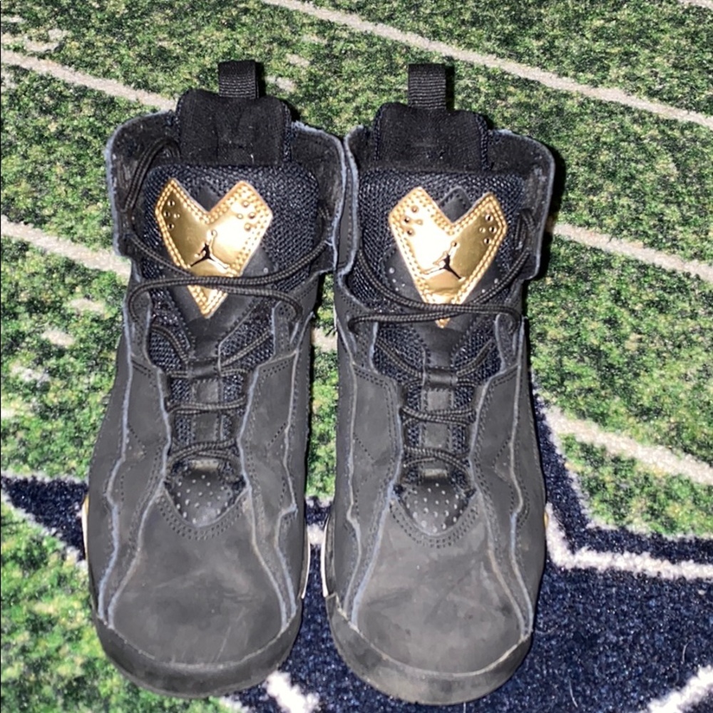 Boys Jordan basketball sneakers